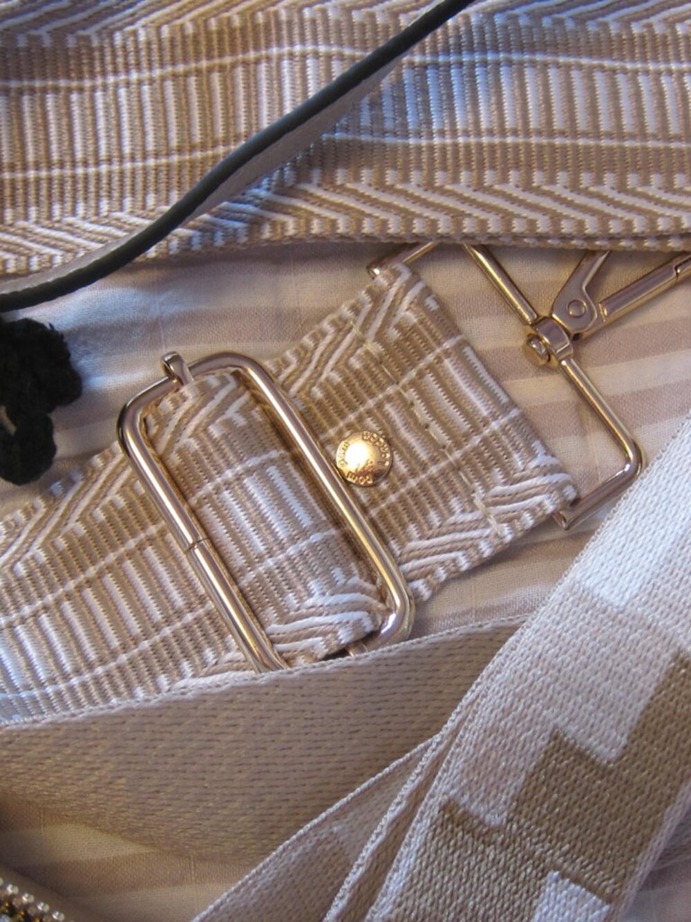 Pom Pom London Gray Crossbody Bag - Neutral Pebble Leather - Picture 5 of 12